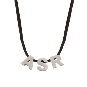 Κολιέ κορδόνι ασημένια Γράμματα Αγγλικά